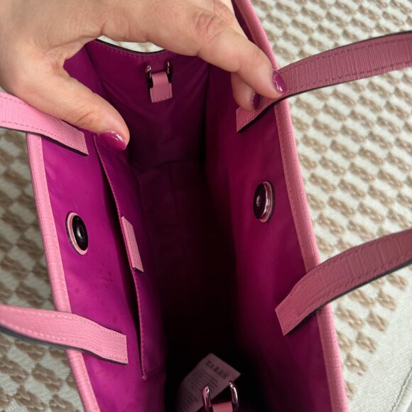 100% Authentic GUCCI GG Supreme Monogram Girls 3-D Strawberry Tote - Picture 8 of 10